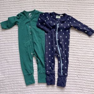 (2) rompers 0-3m